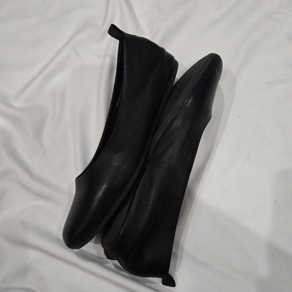 Andre Assous Black Nalah Leather Flats Size 9 - Picture 7 of 8